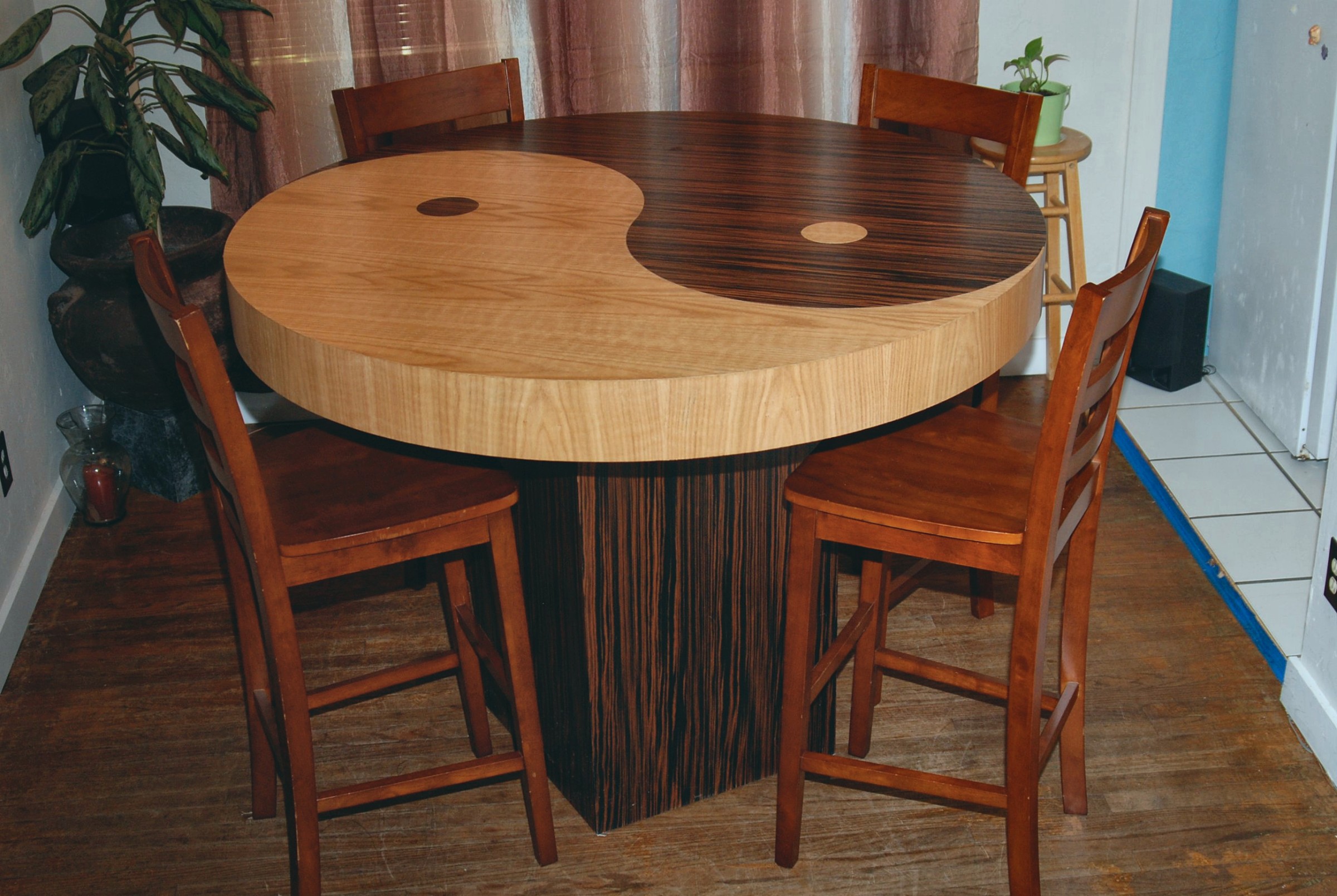 Yin yang dining table